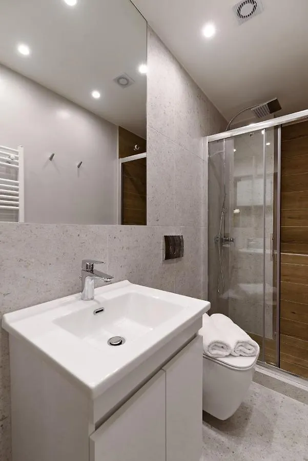 Blu & Marrone Suites-Parking Included Thessaloniki
