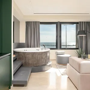 Sea & The Apartment