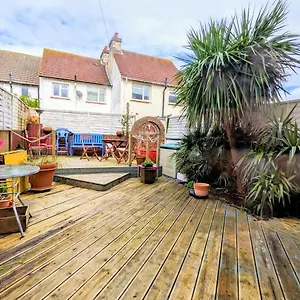 https://stunning-4br-house-with-free-parking-by-innit.brighton-hotels-england.com