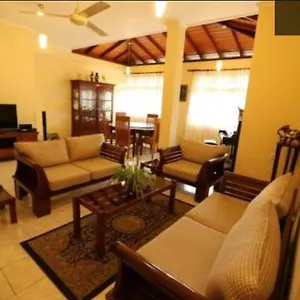 https://reverie-hill-bungalow-kandy.negombohotels.net