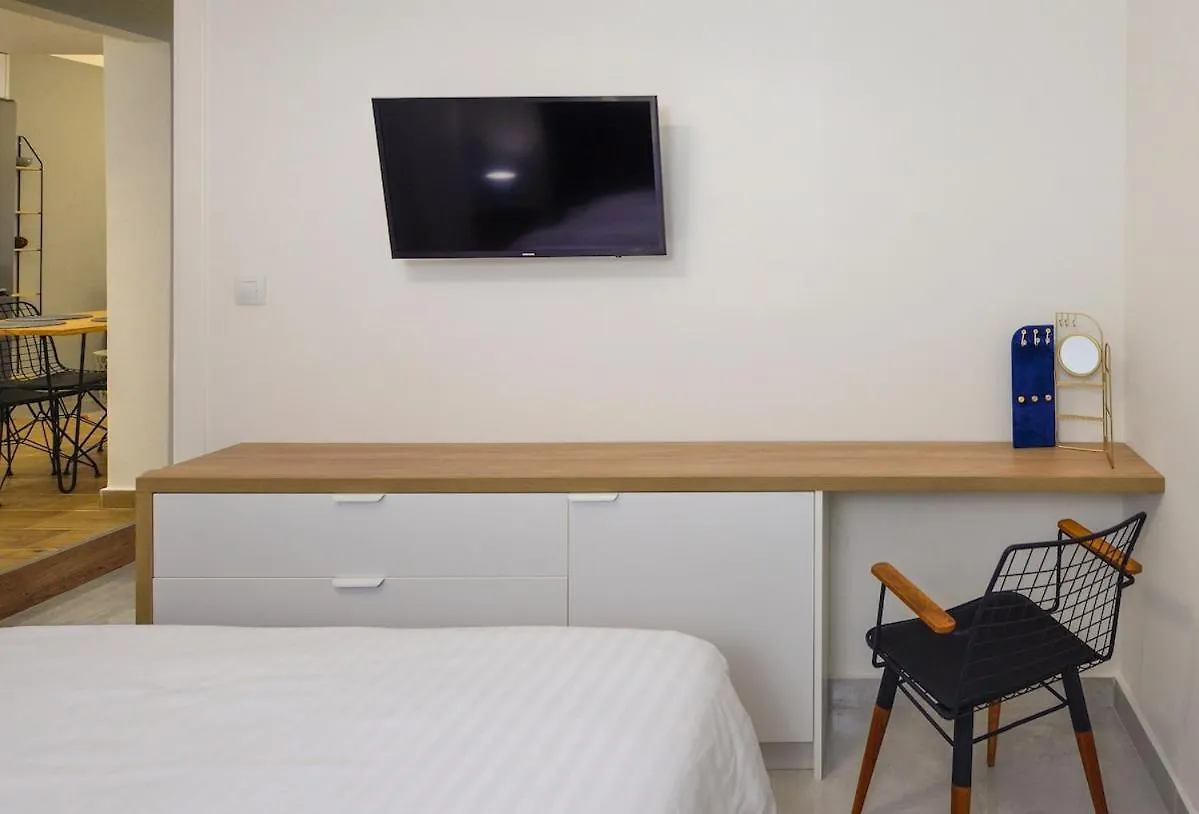 Blu & Marrone Suites-Parking Included سالونيك